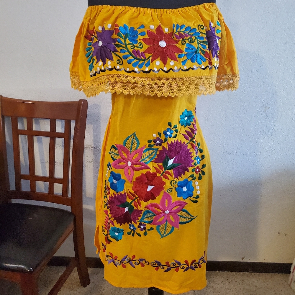 Mexican Dress with embroidery flowers